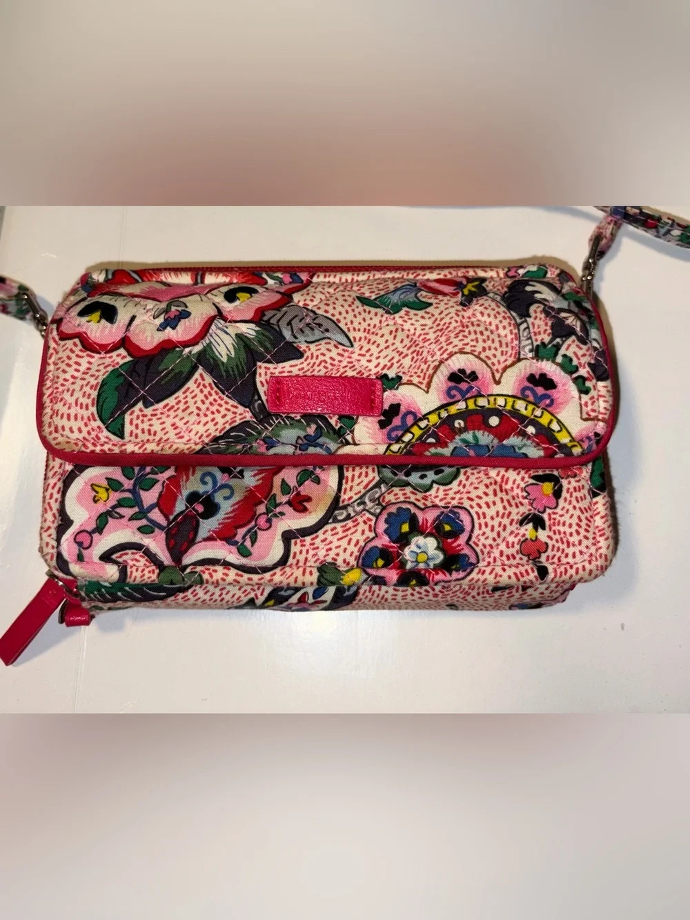 Vera Bradley Pink & Red Floral Crossbody Bag Quilted Lightweight - Picture 1 of 7